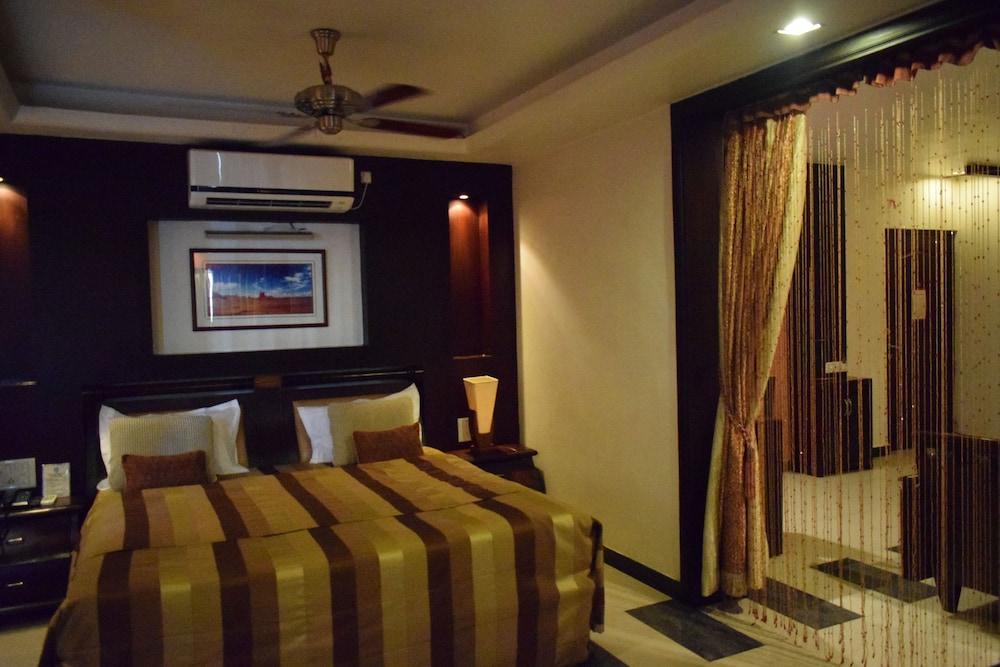 Hotel Pushpak Bhubaneswar Exterior foto